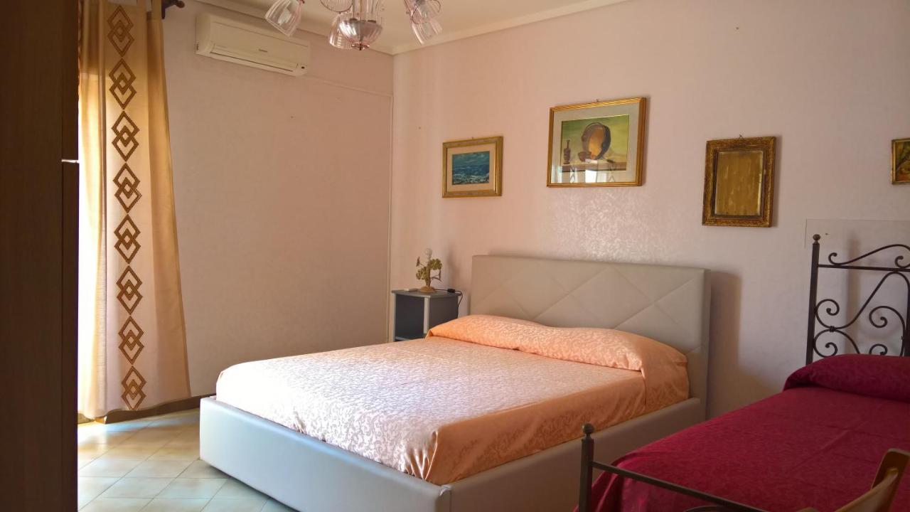 Suite Fronte Spiaggia - 50M Dalla Spiaggia トラーパニ エクステリア 写真